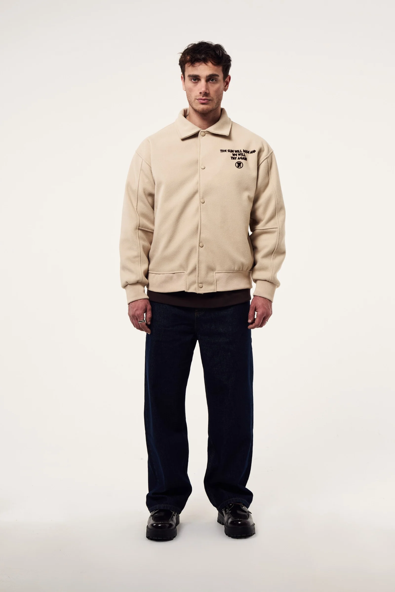 Sırtı Baskılı Kaşe Mont - Görsel 2