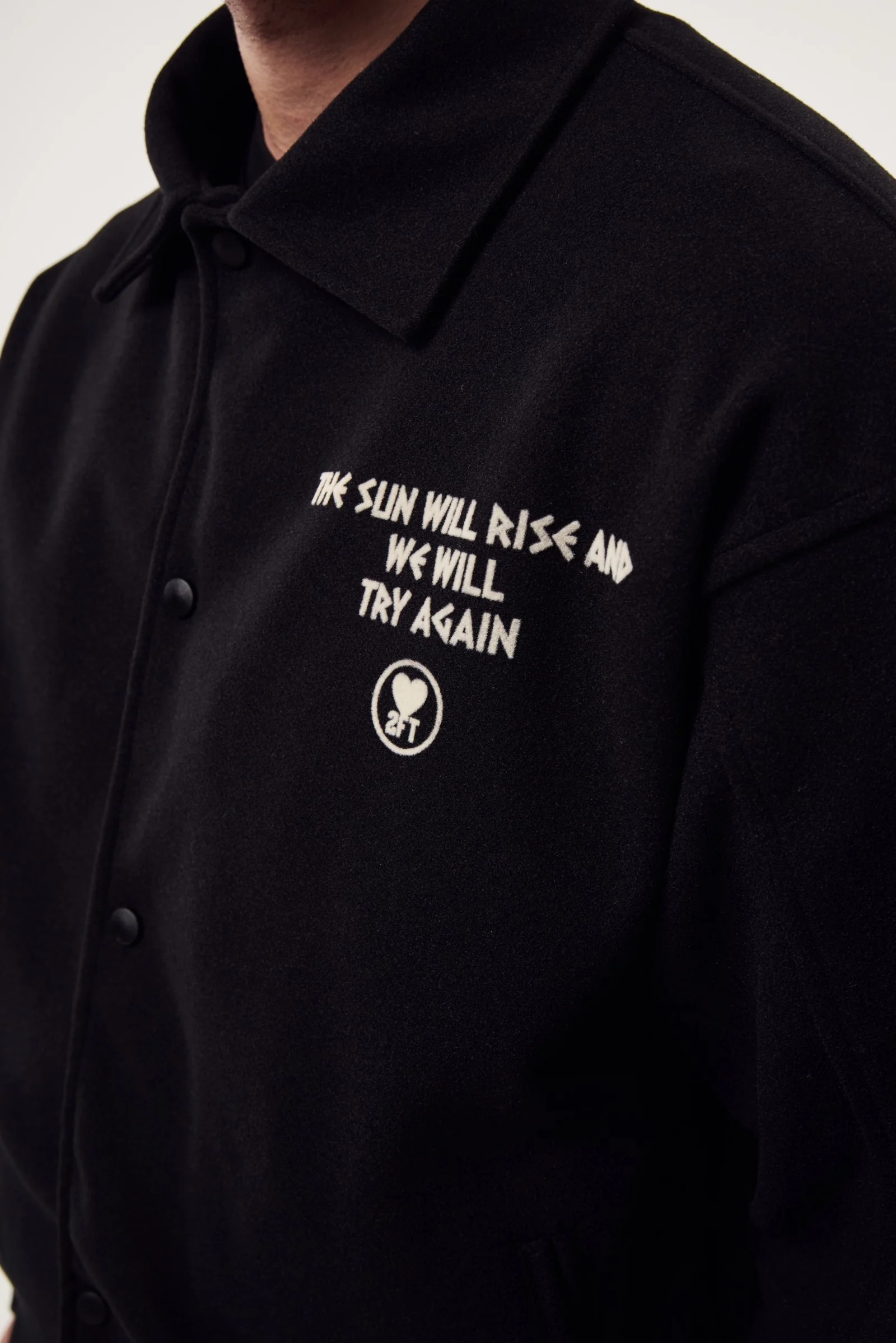 Sırtı Baskılı Kaşe Mont - Görsel 6